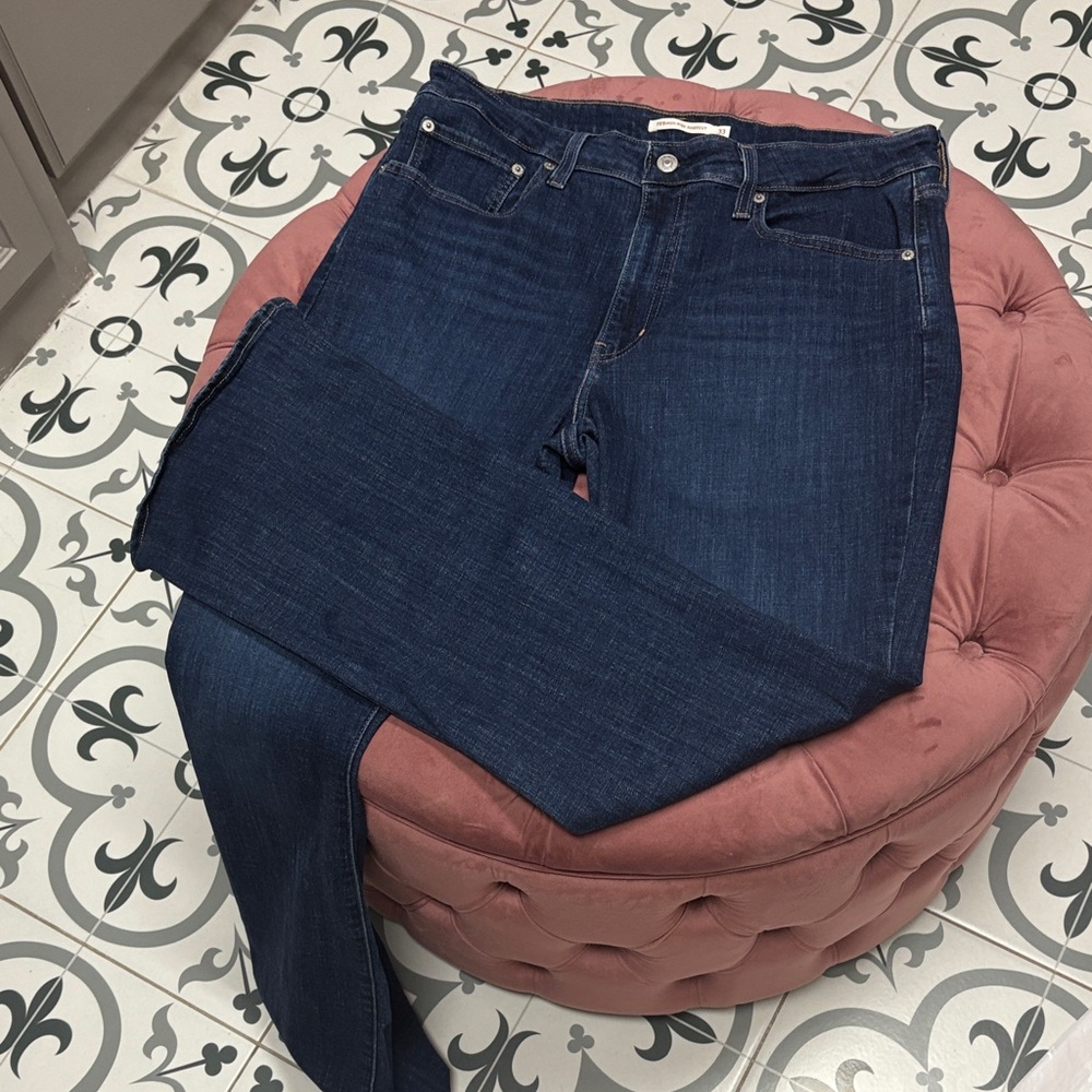 Levi's Women's Deep Indigo Straight Leg Jeans